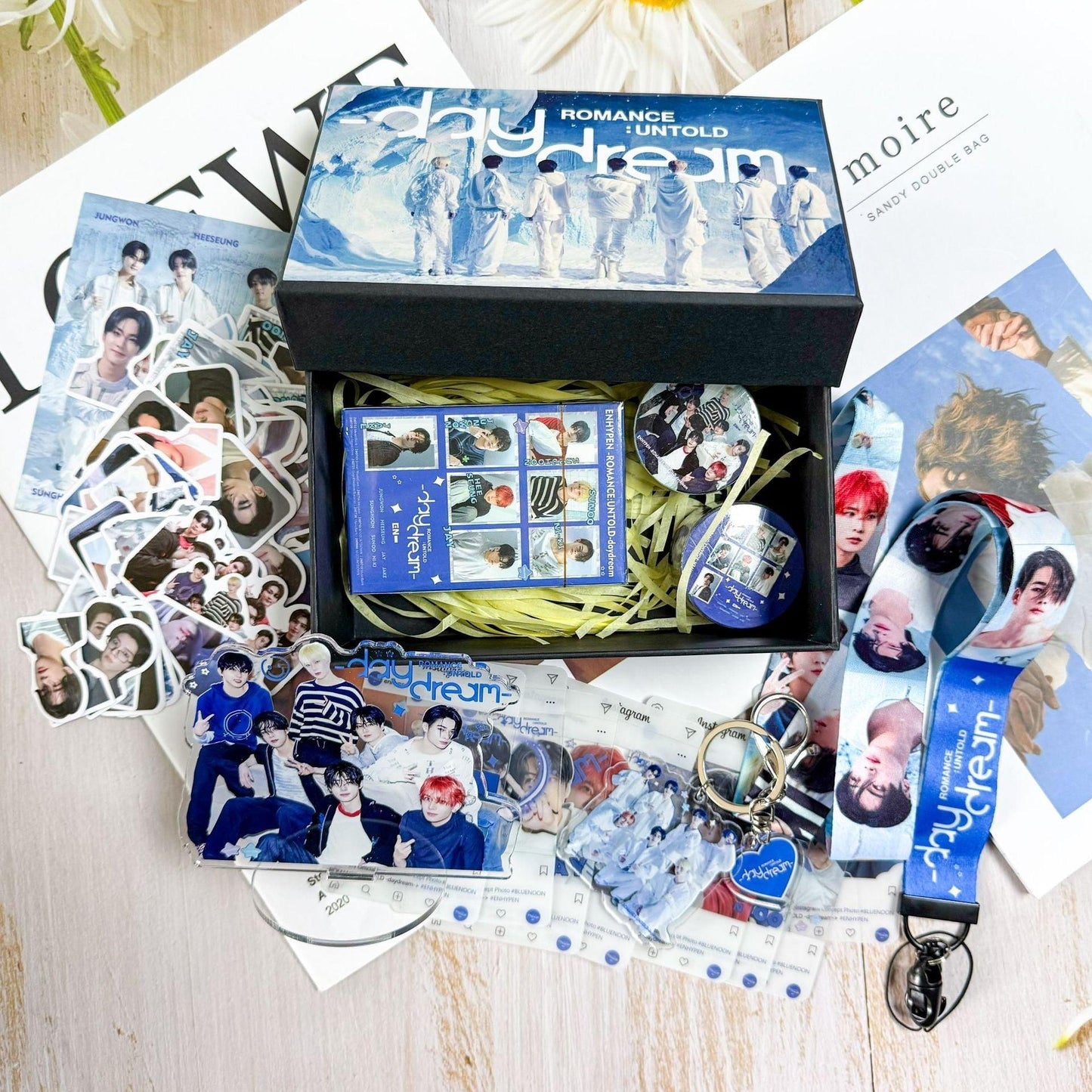 KIT ROMANCE ENHYPEN: SUEÑO INÉDITO 159 PIEZAS (¡CAJA DE REGALO CON VARIOS ARTÍCULOS!✨)