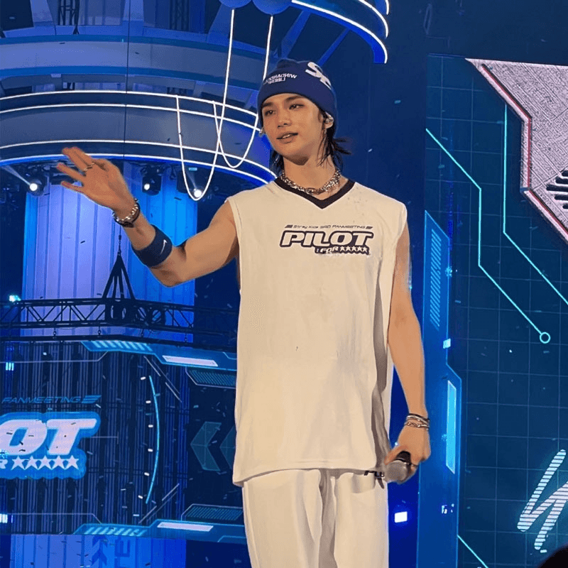 CAMISETA DE PILOTO DE STRAY KIDS 100% ALGODÓN