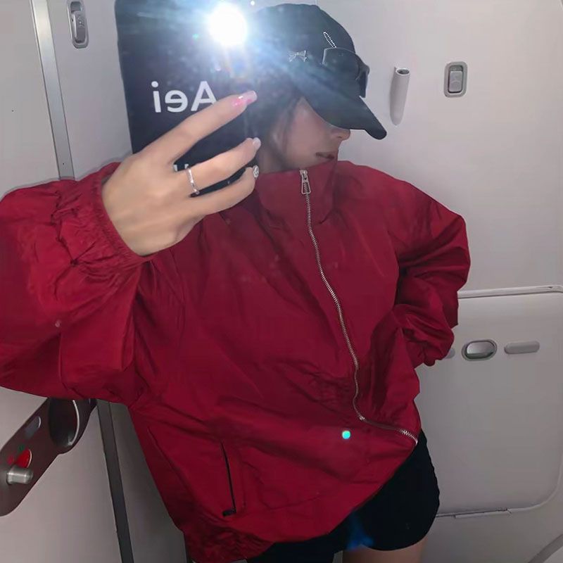 JENNIE (BLACKPINK) CHAQUETA RUBÍ