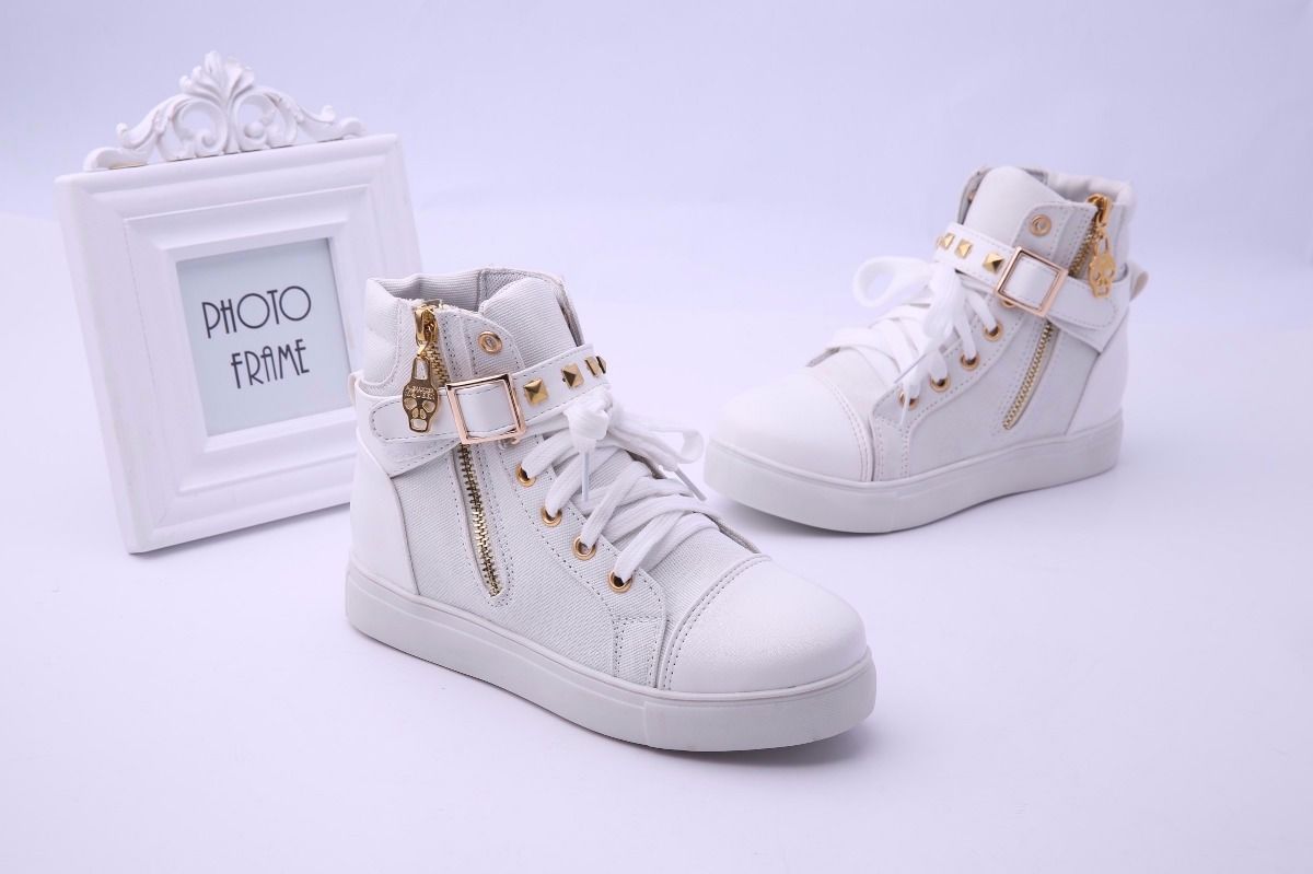 BOTA ROCKERA DE MUJER (blanco/negro)