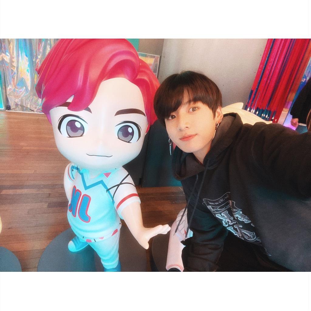 BTS JUNGKOOK FAKE LOVE HOODIE