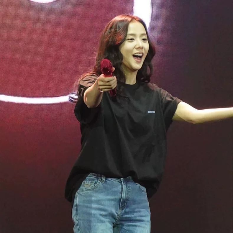 CAMISETAS JISOO (BLACKPINK) AMORTAGE 100% ALGODÓN