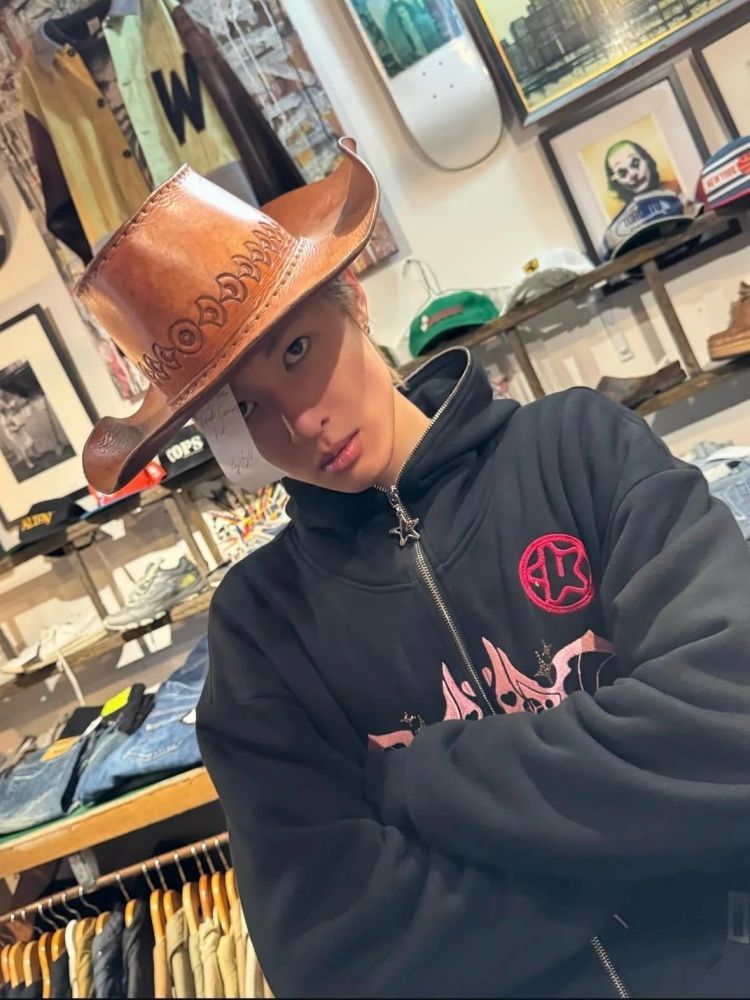 Sudadera con capucha Cortis