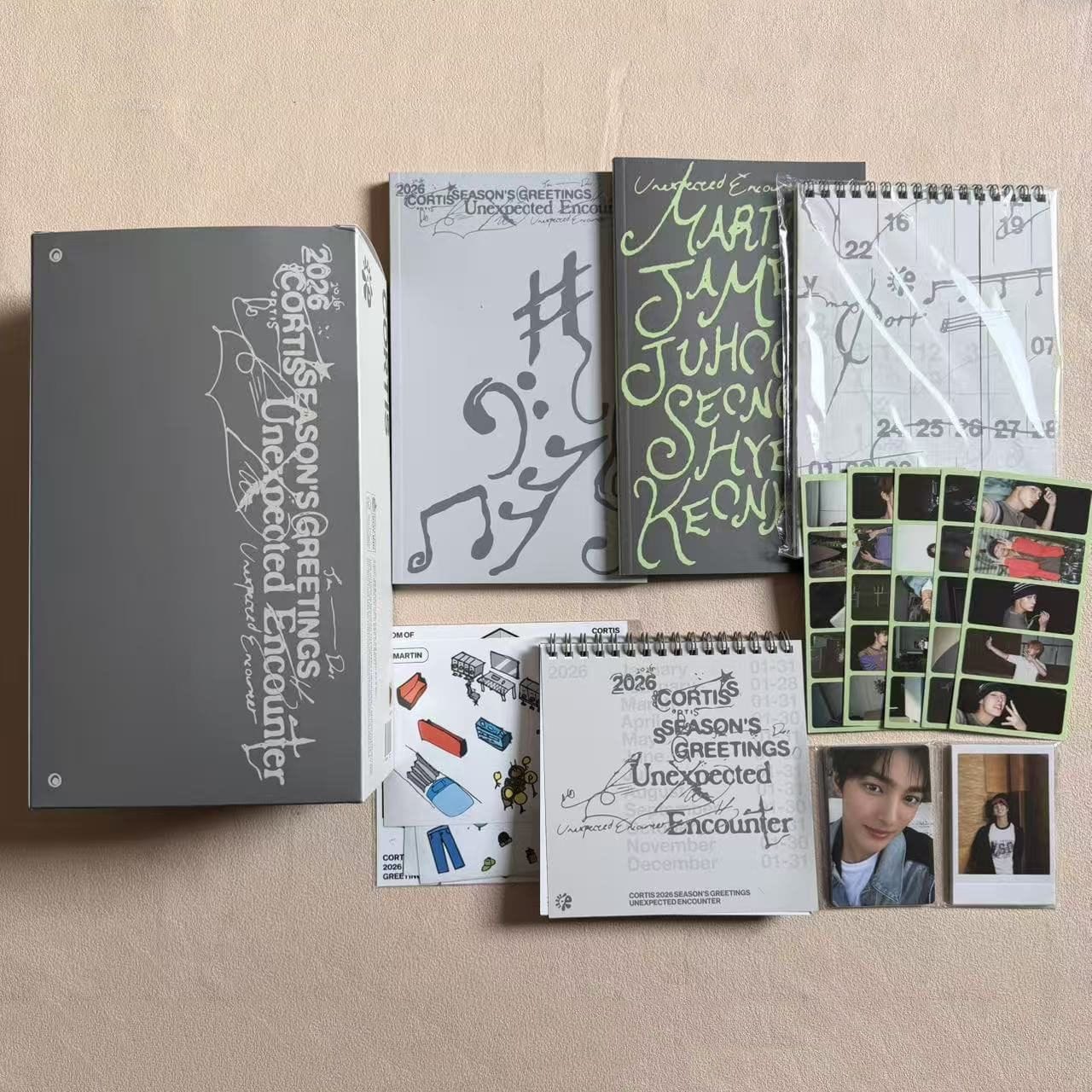 SET DE FELICITACIONES DE TEMPORADA 2026 DE CORTIS MERCH