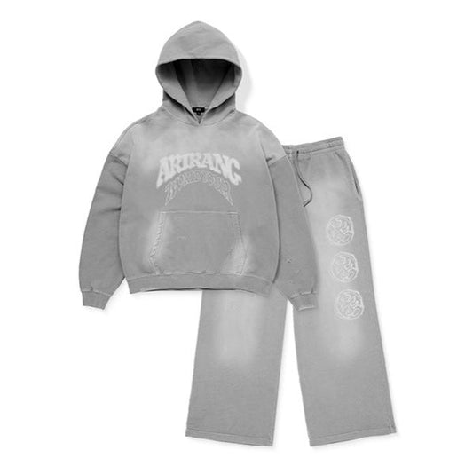 CONJUNTO DE SUDADERA Y PANTALÓN DE LA GIRA MUNDIAL ARIRANG DE BTS